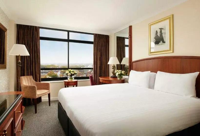 Superior-huone, Millennium Hotel London Knightsbridge