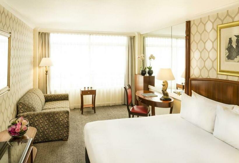 Номер Клуб, Millennium Hotel London Knightsbridge