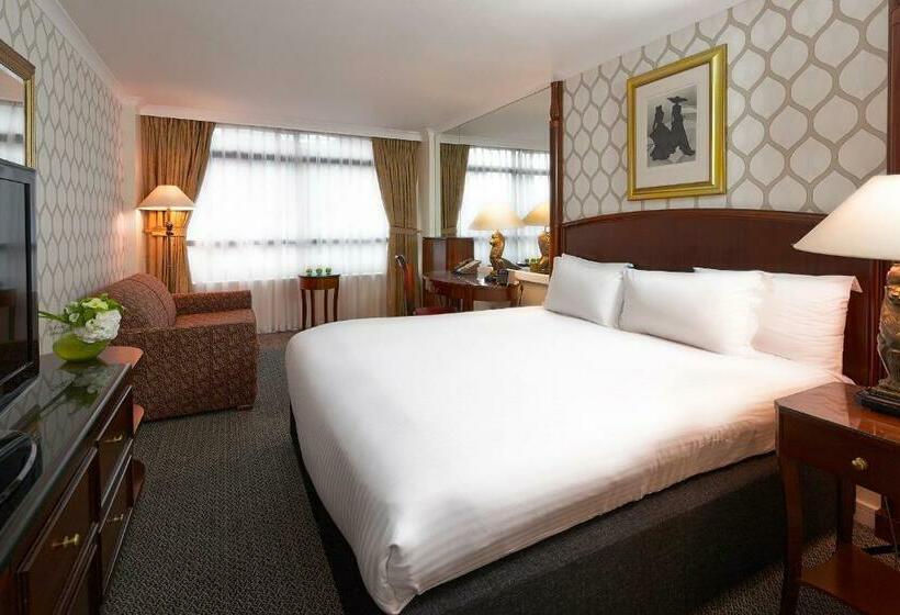غرفة كلوب, Millennium Hotel London Knightsbridge