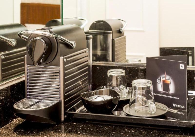 غرفة كلوب, Millennium Hotel London Knightsbridge