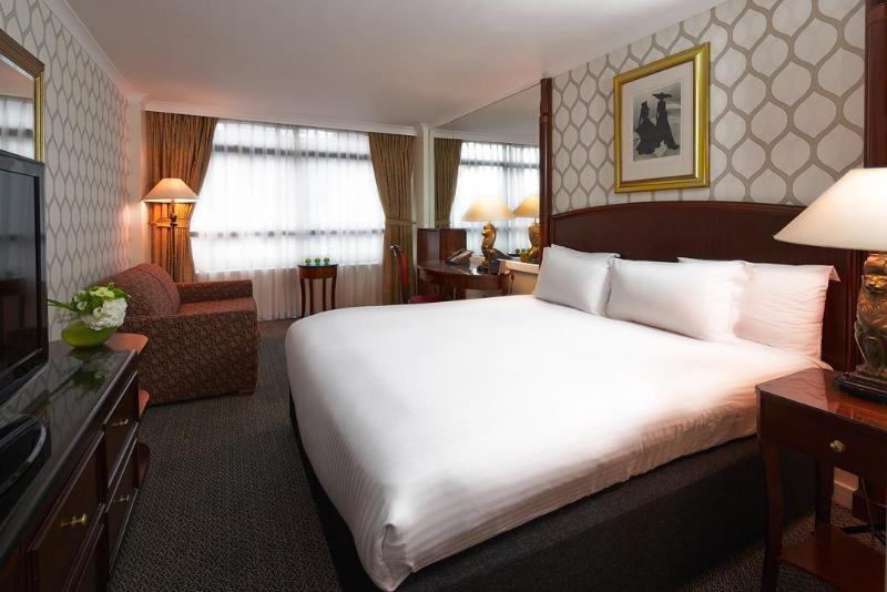 Номер Клуб, Millennium Hotel London Knightsbridge