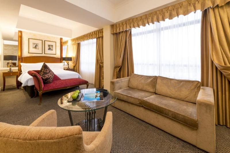 غرفة كلوب, Millennium Hotel London Knightsbridge