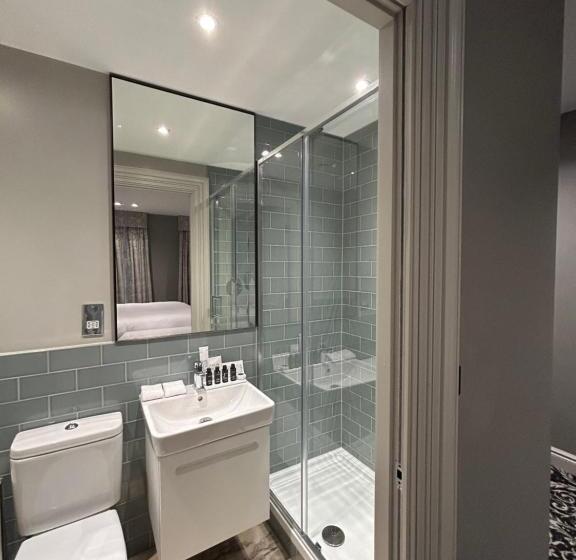 اتاق لوکس, No. 30 Knightsbridge