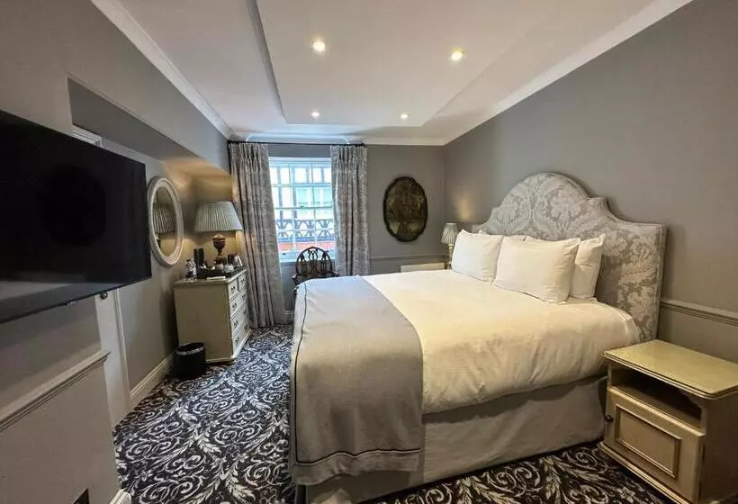 اتاق استاندارد, No. 30 Knightsbridge