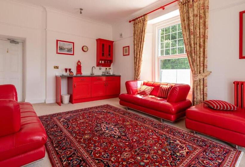 산 전망 스위트, Plas Maenan