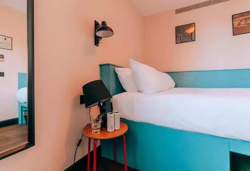バス共有のスタンダードルーム, The Camden Town
