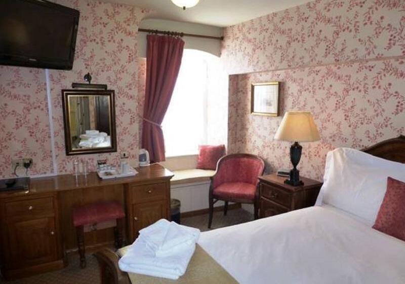 חדר סטנדרט, The Bear