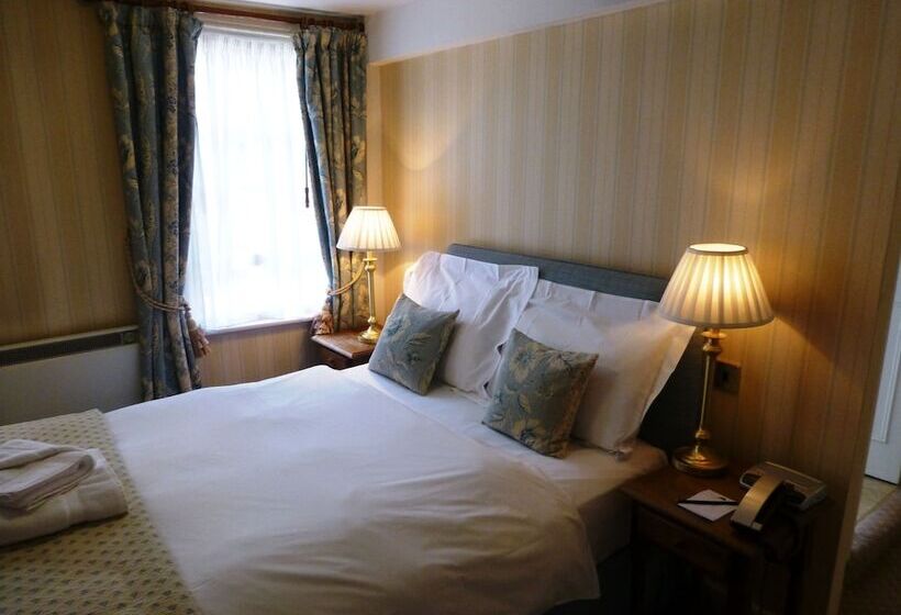 חדר סטנדרט, The Bear