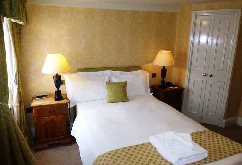 חדר סטנדרט, The Bear