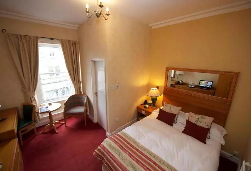 スタンダードルーム, The County Hotel   Self Check In, Speed Wi Fi, Free Parking, Central Location