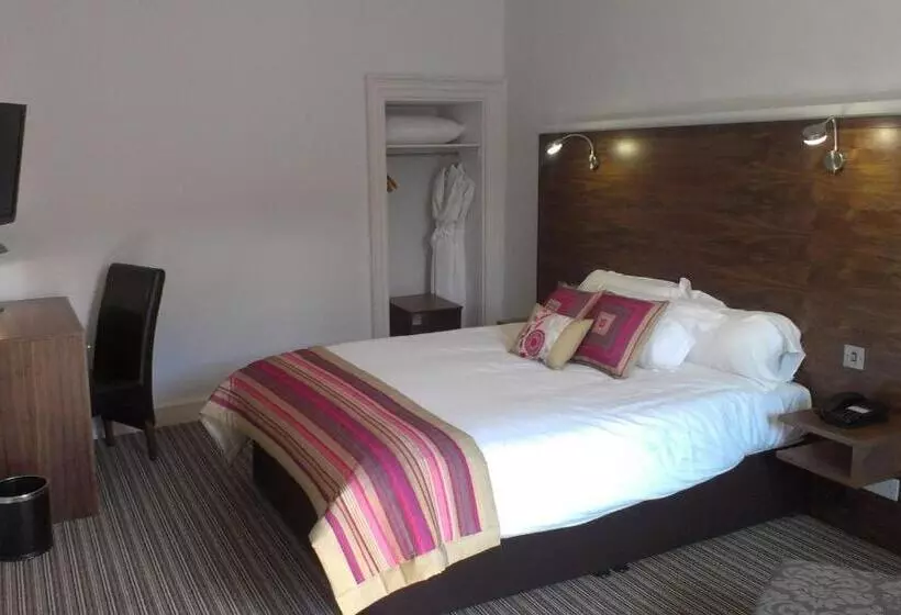 キングサイズベッドのスタンダードルーム, The County Hotel   Self Check In, Speed Wi Fi, Free Parking, Central Location