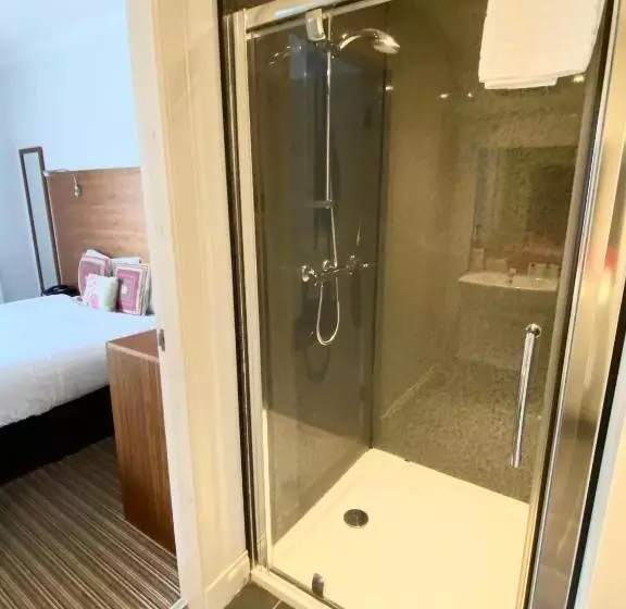 ベーシックルーム, The County Hotel   Self Check In, Speed Wi Fi, Free Parking, Central Location
