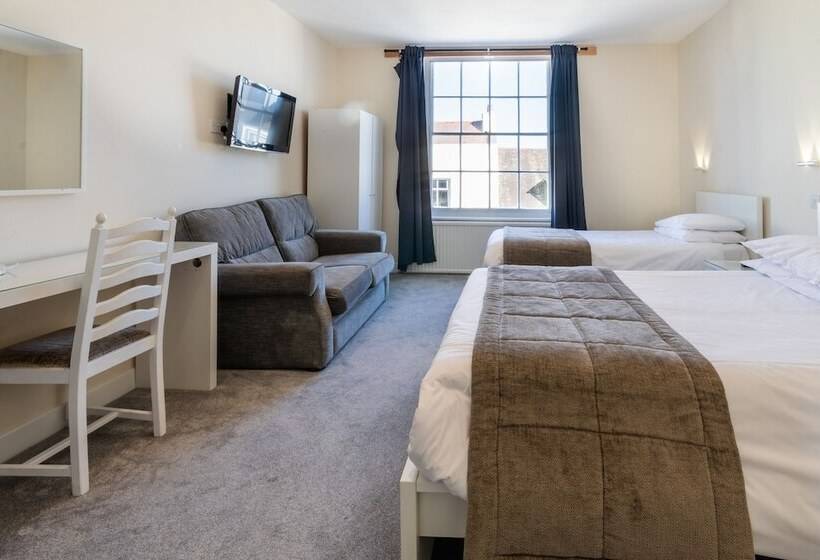 غرفة عائلية, The George