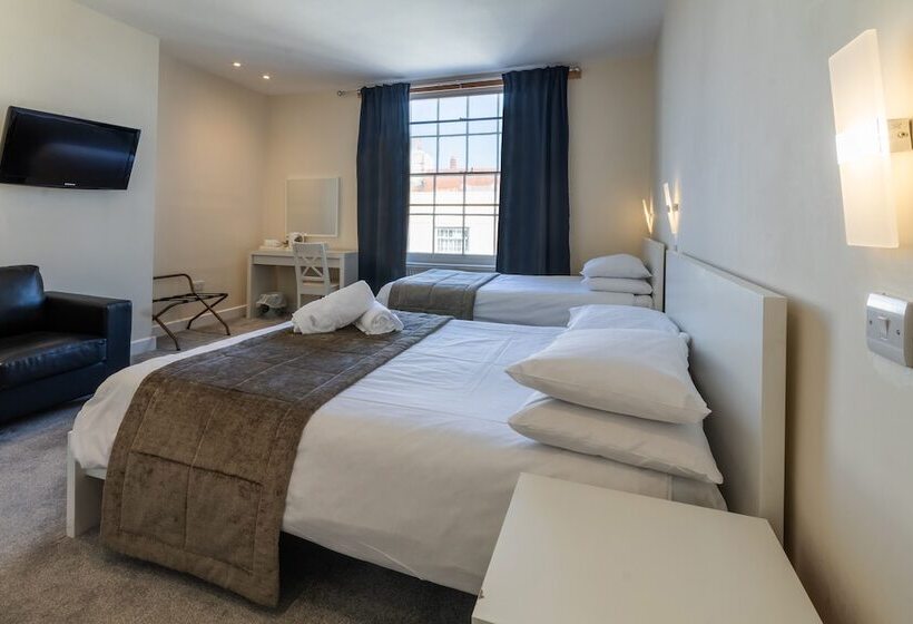 غرفة عائلية, The George