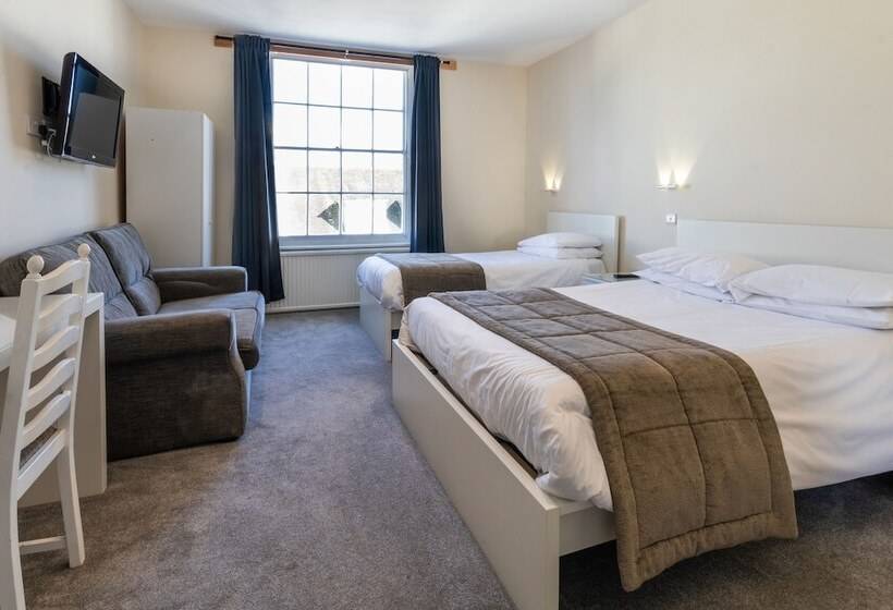 غرفة عائلية, The George