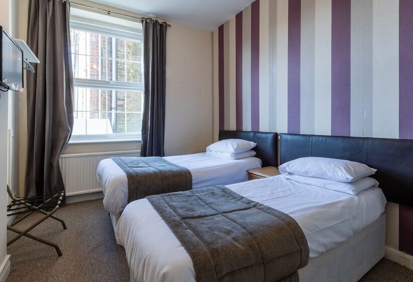 غرفة قياسية, The George