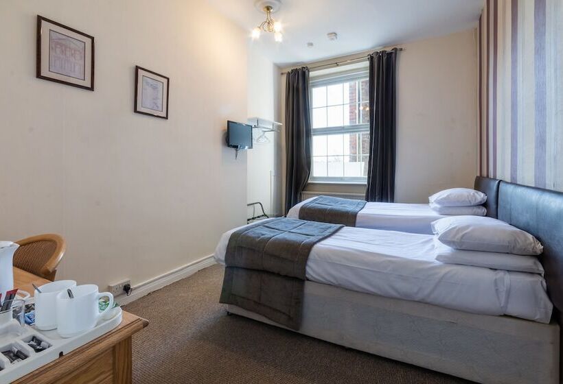 غرفة قياسية, The George