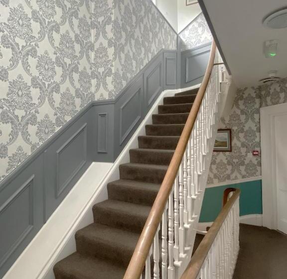 豪华海景房, The North Cliff