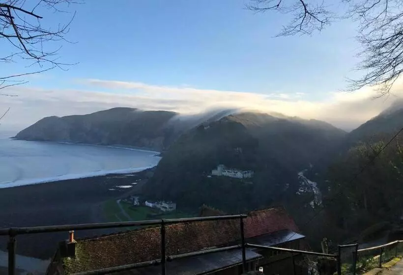 Quarto Quádruplo Standard, The North Cliff