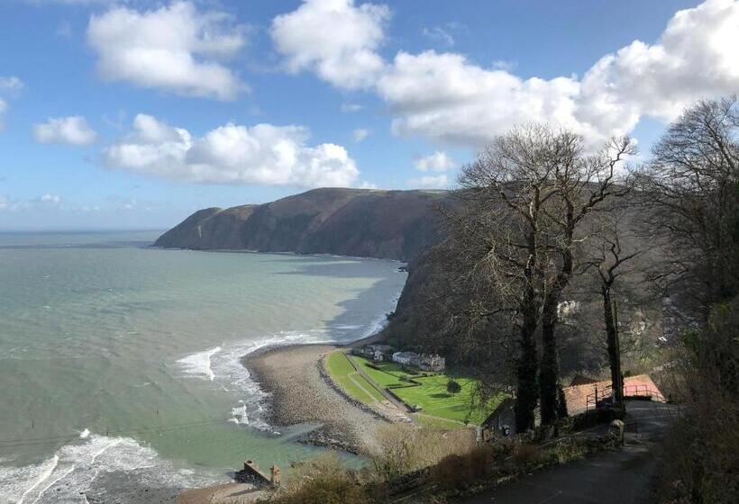 四人高级间, The North Cliff