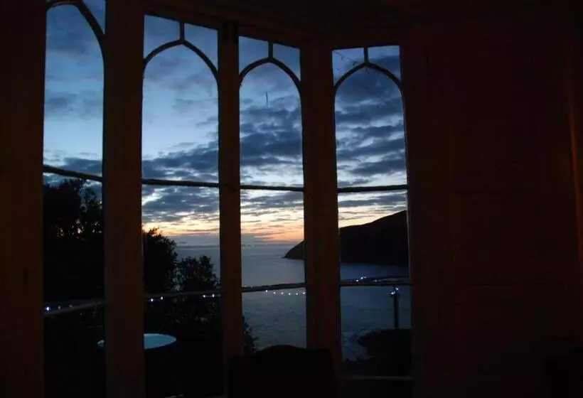 Quarto Quádruplo Standard, The North Cliff