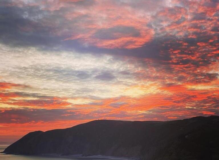 四人高级间, The North Cliff