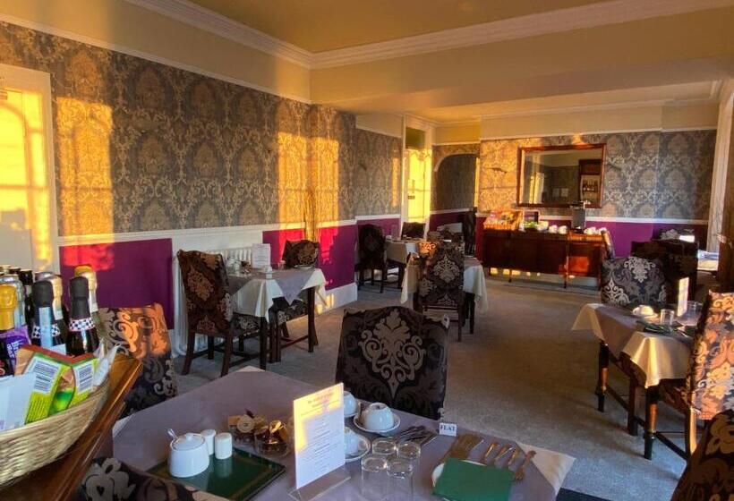 四人高级间, The North Cliff