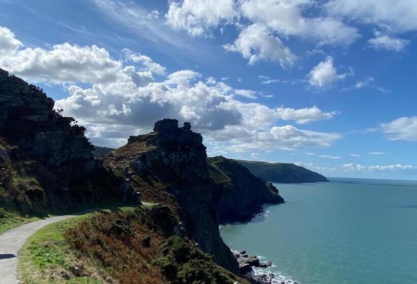 Номер Стандарт Вид на Море, The North Cliff