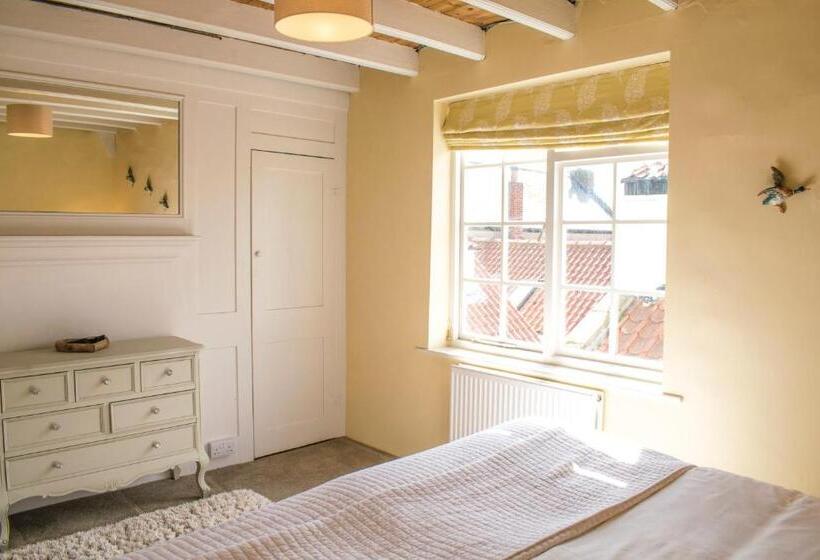 침실 3개 주택, White Horse & Griffin