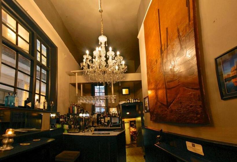 스탠다드 룸, White Horse & Griffin