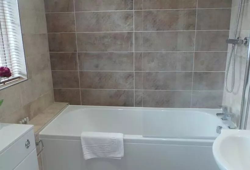 Standard Yhden Hengen Huone, The Peacock Townhouse Hotel Kenilworth Warwick