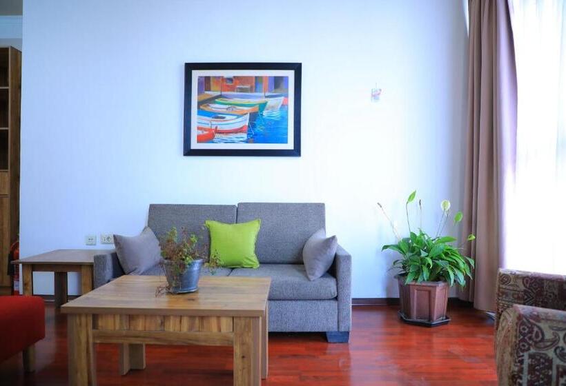 سوئیت با بالکن, Victoria Guesthouse Addis