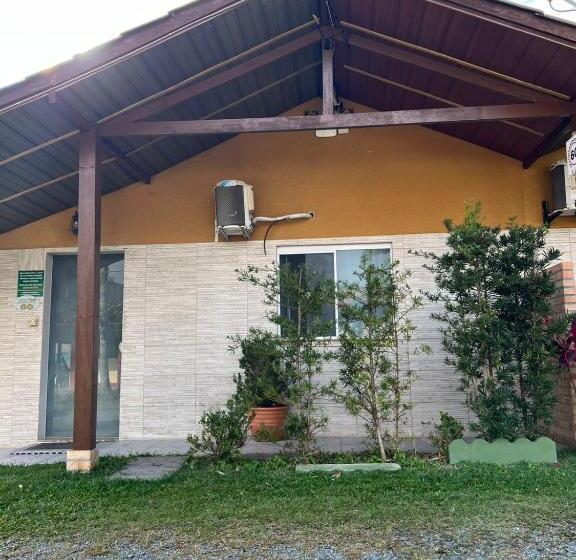 کلبه ییلاقی, Recanto Armação Pousada
