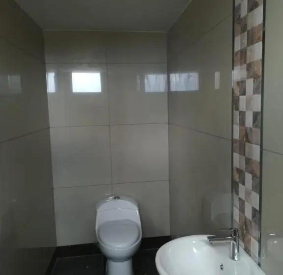 اتاق لوکس, Arum Qurpawasi Hospedaje