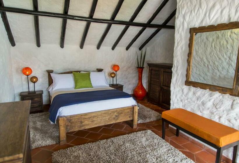 غرفة قياسية, Casona Quesada