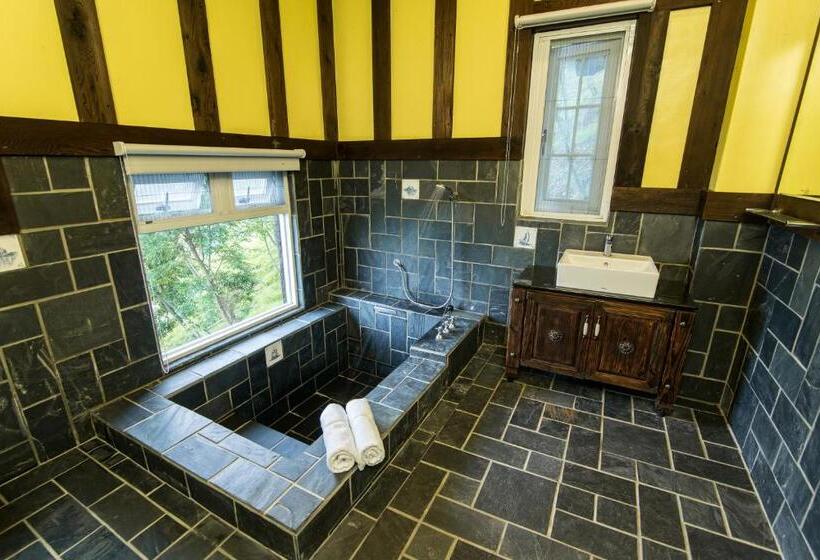 اتاق لوکس چهار تخته, Vanse B&b