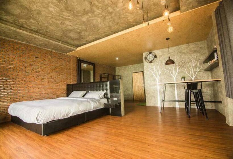 Suite with lake view, Bed Loft Cafe