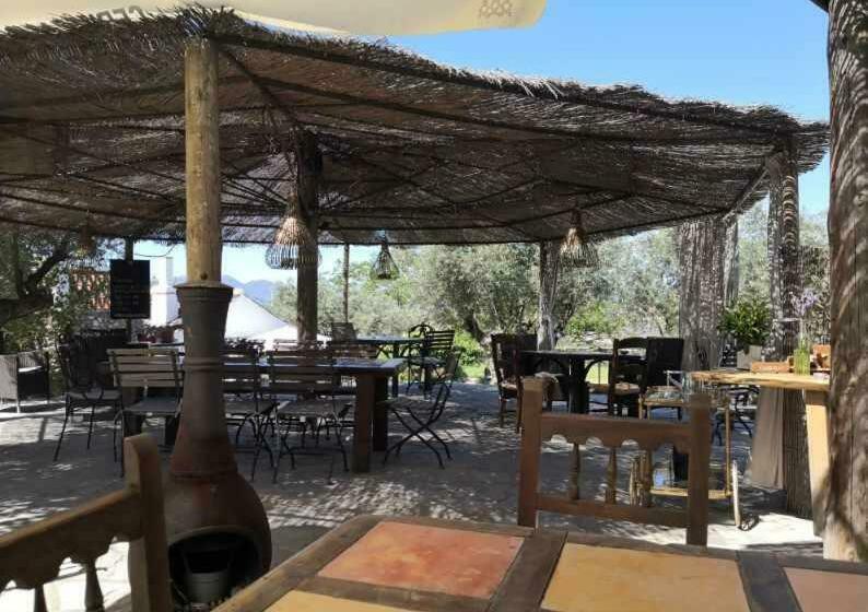 جناح جونيور, Rural Alqueria De Los Lentos