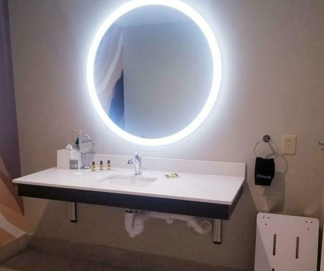 סוויטה מותאמת לאדם עם מוגבלויות, Best Western  Plus Executive Residency Rigby S Water World