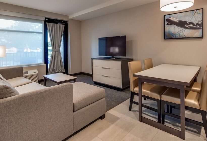 סוויטה מותאמת לאדם עם מוגבלויות, Best Western  Plus Executive Residency Rigby S Water World