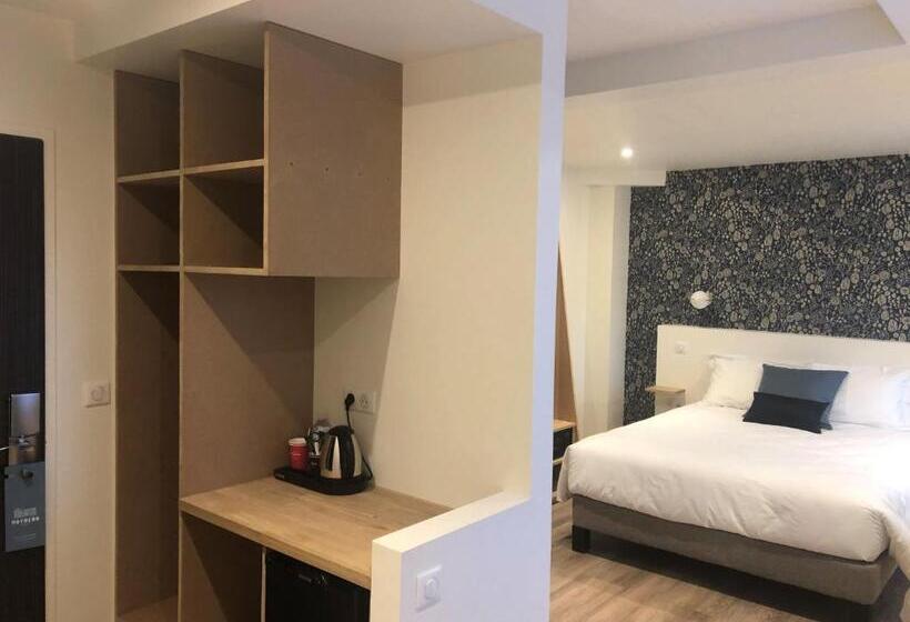 스위트, Mayrena Hotel Restaurant