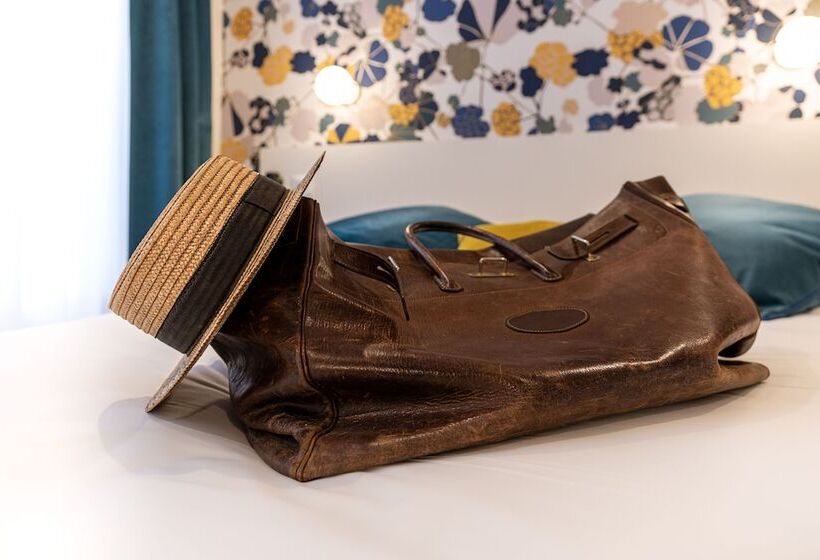 스위트, Mayrena Hotel Restaurant