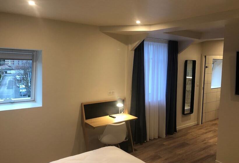 스위트, Mayrena Hotel Restaurant