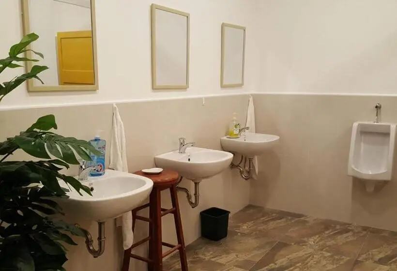 ファミリールーム, Citadel Alona Inn