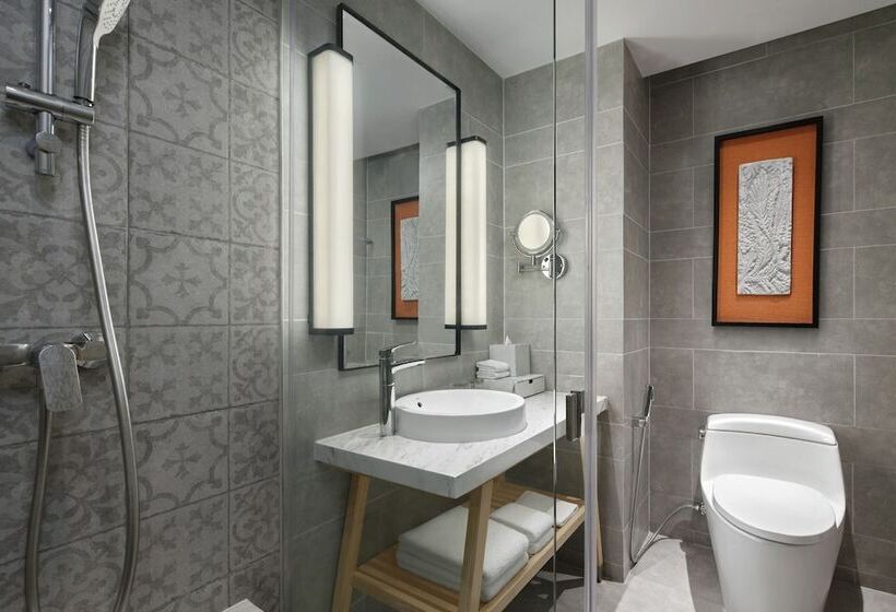 带海景的带双人床的标准间, Four Points By Sheraton Phuket Patong Beach Resort