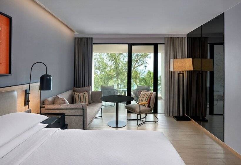 Номер Стандарт Двуспальная Кровать Вид на Море, Four Points By Sheraton Phuket Patong Beach Resort