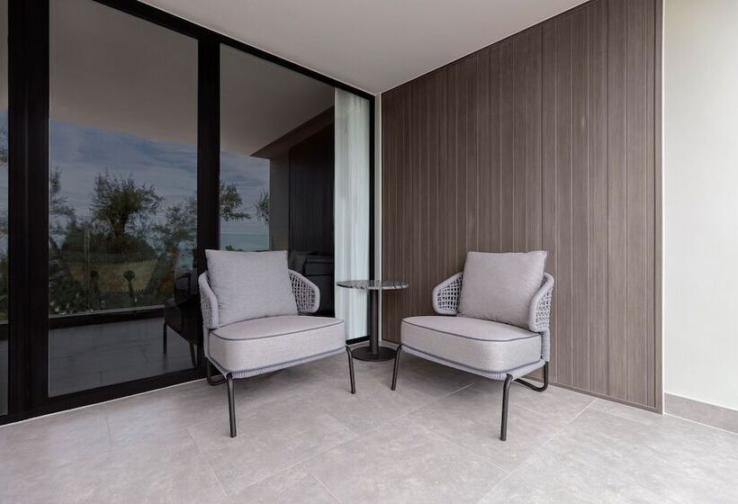 带2个双人床的标准工作室, Four Points By Sheraton Phuket Patong Beach Resort