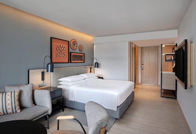 带海景的带双人床的标准间, Four Points By Sheraton Phuket Patong Beach Resort