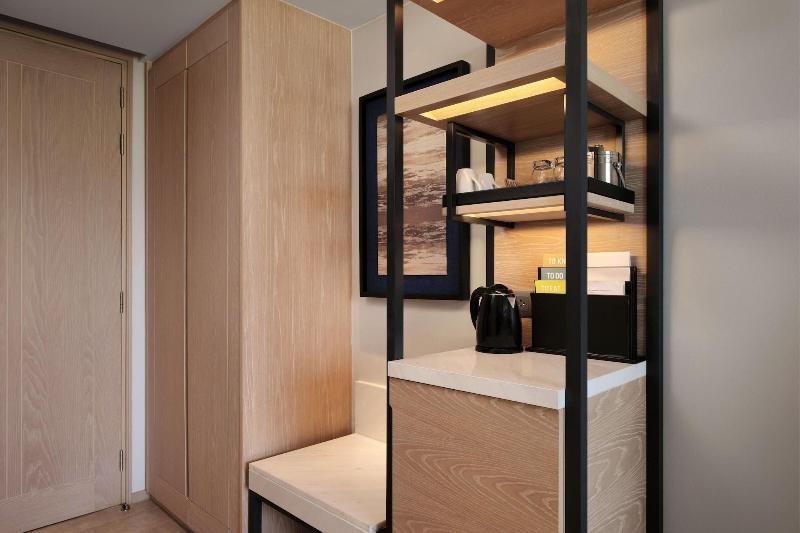 高级大房间, Four Points By Sheraton Phuket Patong Beach Resort