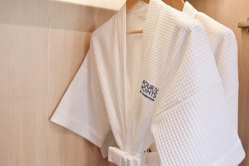 高级大房间, Four Points By Sheraton Phuket Patong Beach Resort